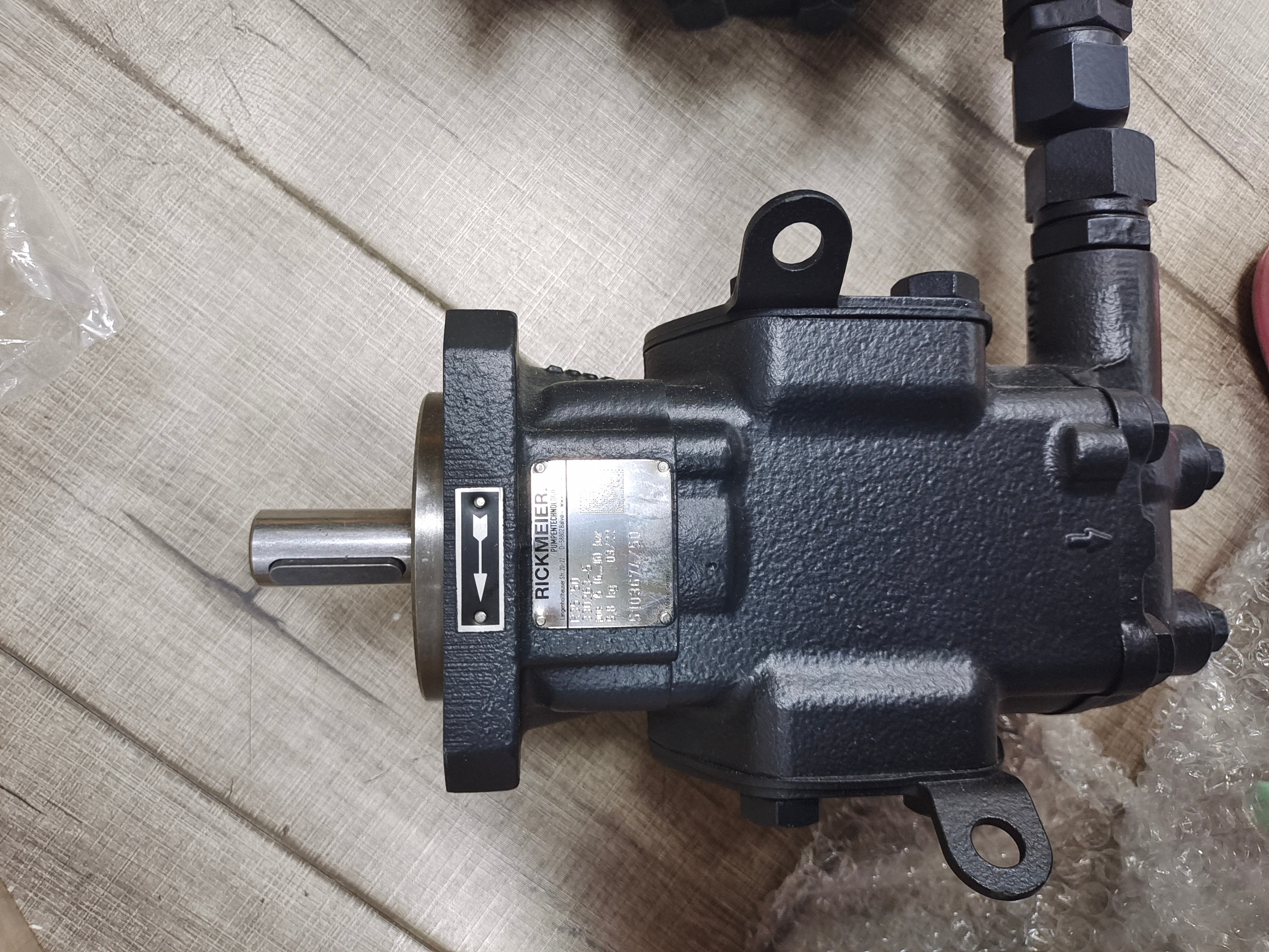 R35 50FL-Z-DB16-W-SAE2-R.jpg R35 50FL-Z-DB16-W-SAE2-R.jpg